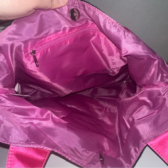 2009 Hello Kitty Shoulder Tote & Wallet Set - Picture 6 of 11